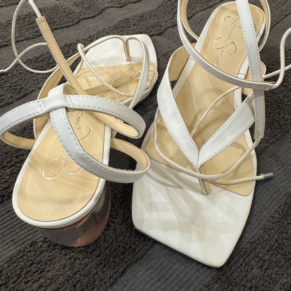 Jessica Simpson White Heels - Picture 2 of 4